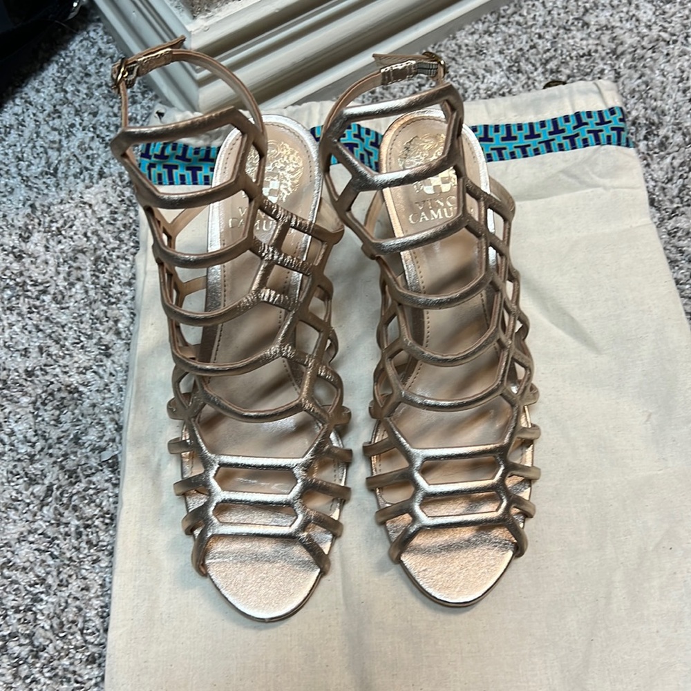 Vince Camuto Paxton Women's Gold Sandals 8.5M Egyptian Gold